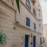 게스트하우스 Ajkla Mansion 2*