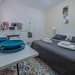 Ajkla Mansion 2*