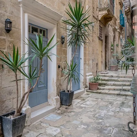Ajkla Mansion 2* La Valletta