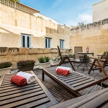 Ajkla Mansion 2* Valletta