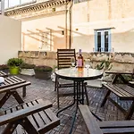 Maison d'hôtes Ajkla Mansion