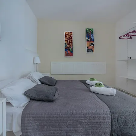 Pensión Ajkla Mansion 2*