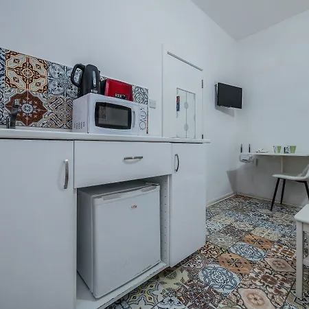 Ajkla Mansion Pensión