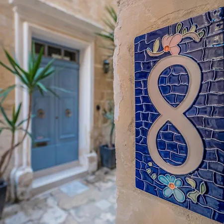 Ajkla Mansion Πανσιόν Βαλέτα