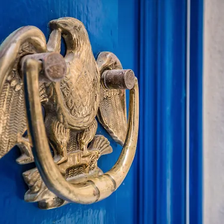 Ajkla Mansion Pensión 2*