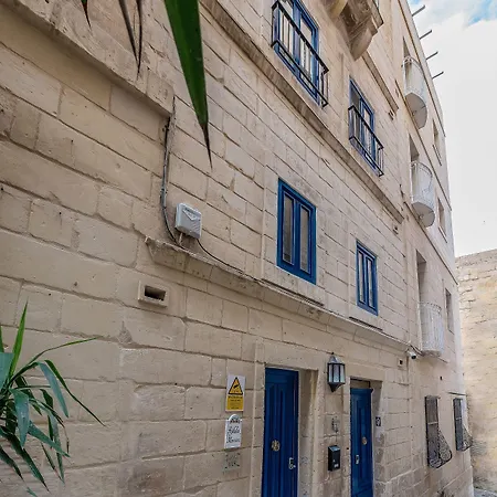 Pensión Ajkla Mansion 2*