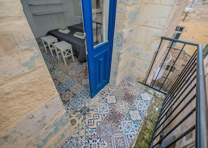 بيت ضيافة Ajkla Mansion 2*