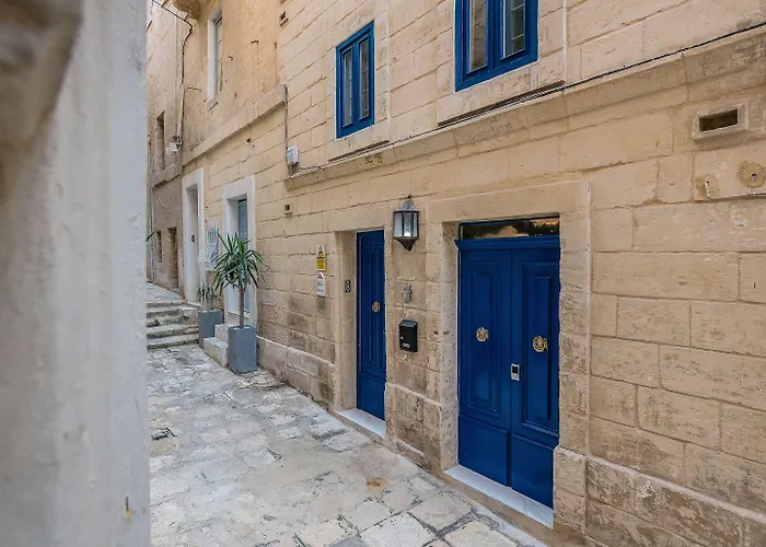 Ajkla Mansion فاليتا