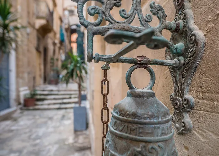 Ajkla Mansion بيت ضيافة فاليتا