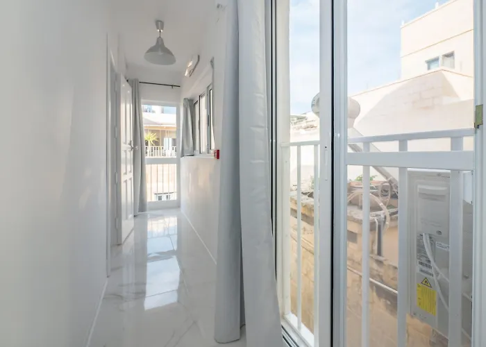 Ajkla Mansion 2* فاليتا