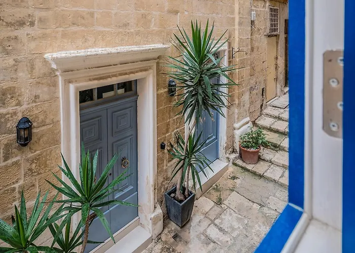 Ajkla Mansion بيت ضيافة فاليتا