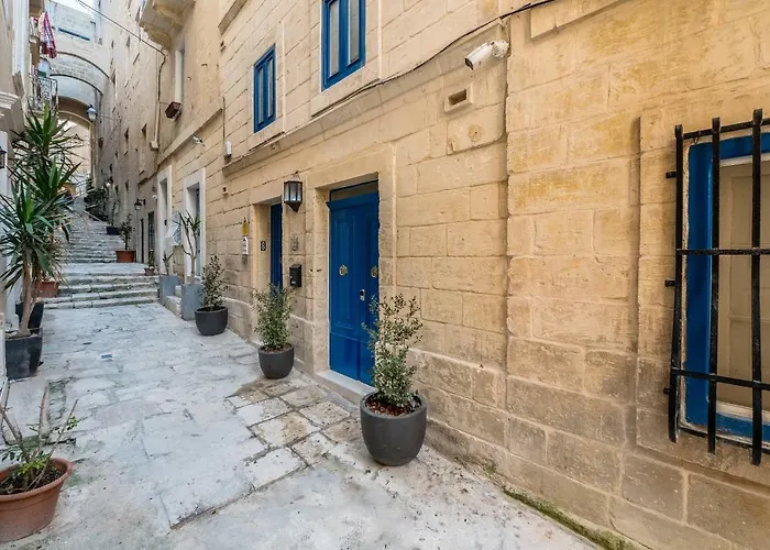 Ajkla Mansion 2* فاليتا