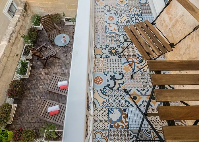 Ajkla Mansion فاليتا