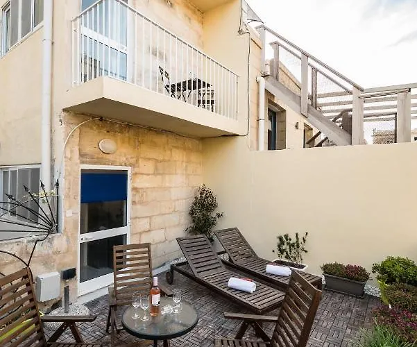 Ajkla Mansion بيت ضيافة 2*